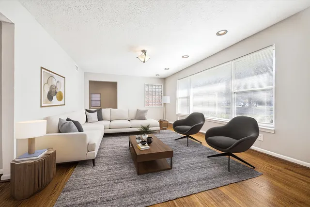 $2,500 | 2712 West Holcombe Boulevard, West University Place, TX 77005