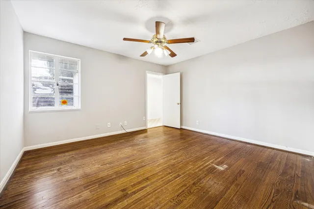 $2,500 | 2712 West Holcombe Boulevard, West University Place, TX 77005