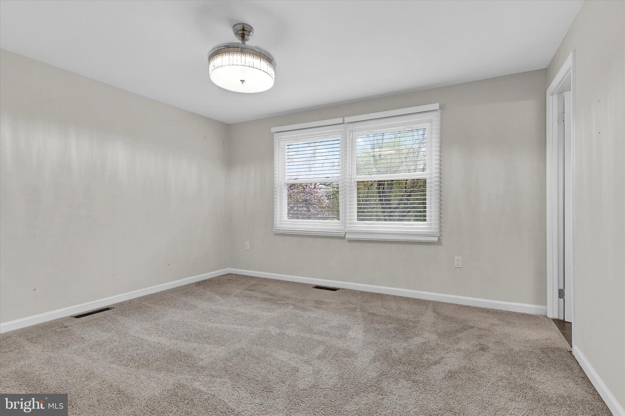 5017 Nicholas Road Waldorf, MD 20601 - Photo 15 of 26 Owner's Suite