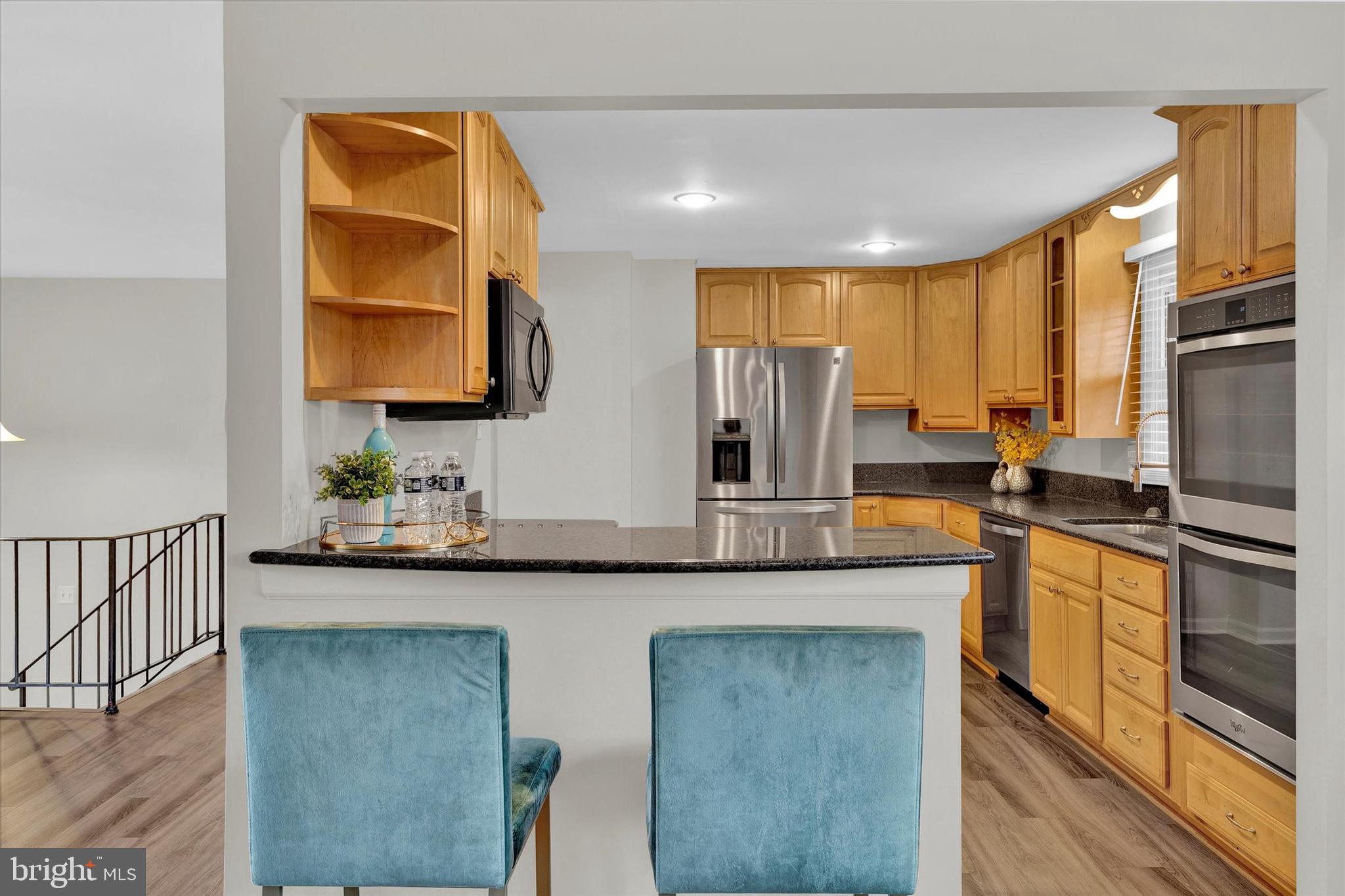5017 Nicholas Road Waldorf, MD 20601 - Photo 7 of 26 Kitchen w/ Bar Height Counter