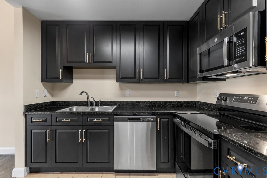 251 Rocketts Way, Unit 104 Henrico, VA 23231 - Photo 8 of 41