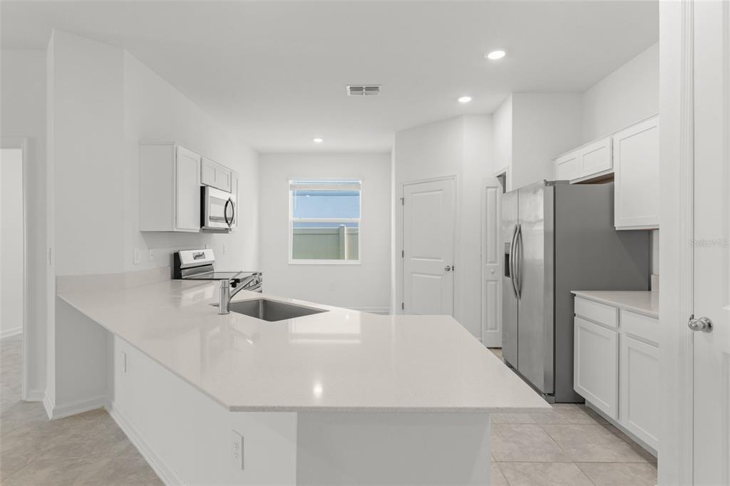 516 Reggie Road Winter Haven, FL 33859 - Photo 6 of 56