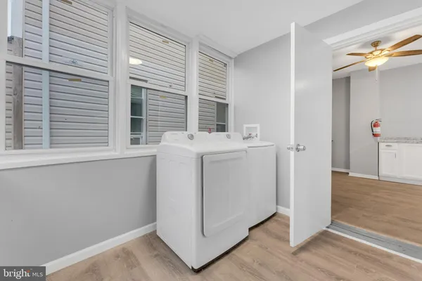 a view of empty room with window