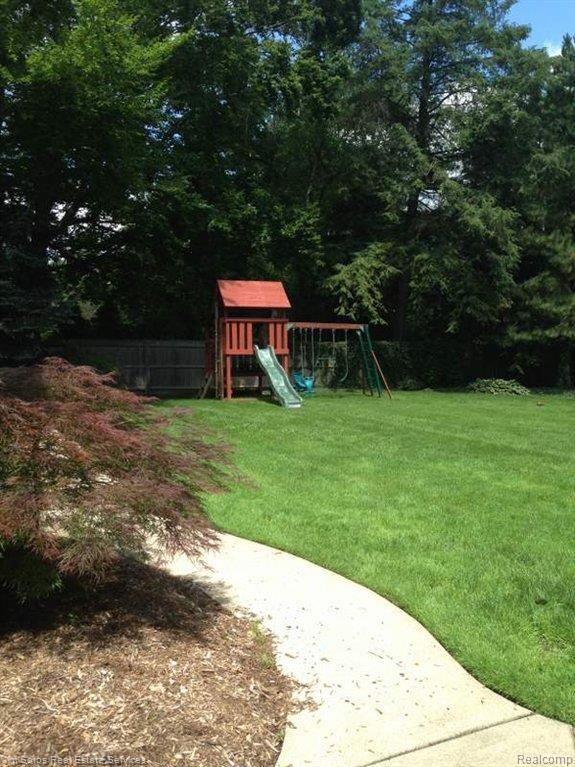 154 Stephens Road Grosse Pointe, MI 48236 - Photo 24 of 27 photo 28.JPG
