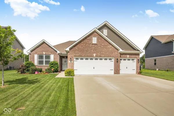 $415,000 | 3268 South Cordell Road, New Palestine, IN 46163