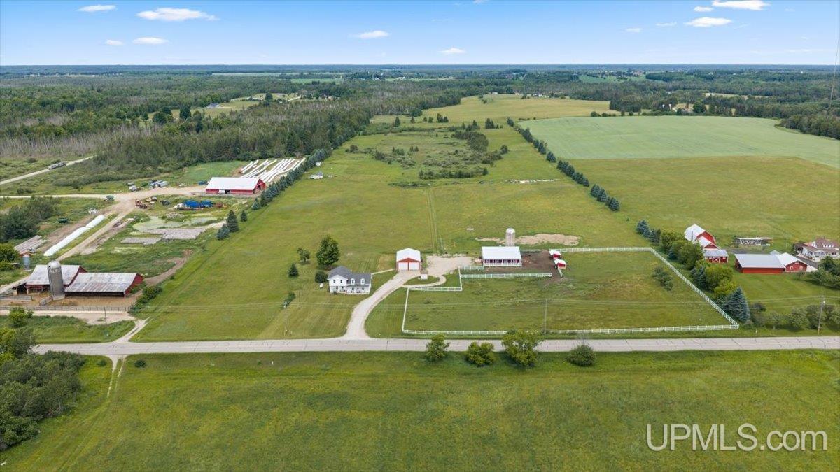 3774 18th Road Escanaba, MI 49829 - Photo 5 of 66