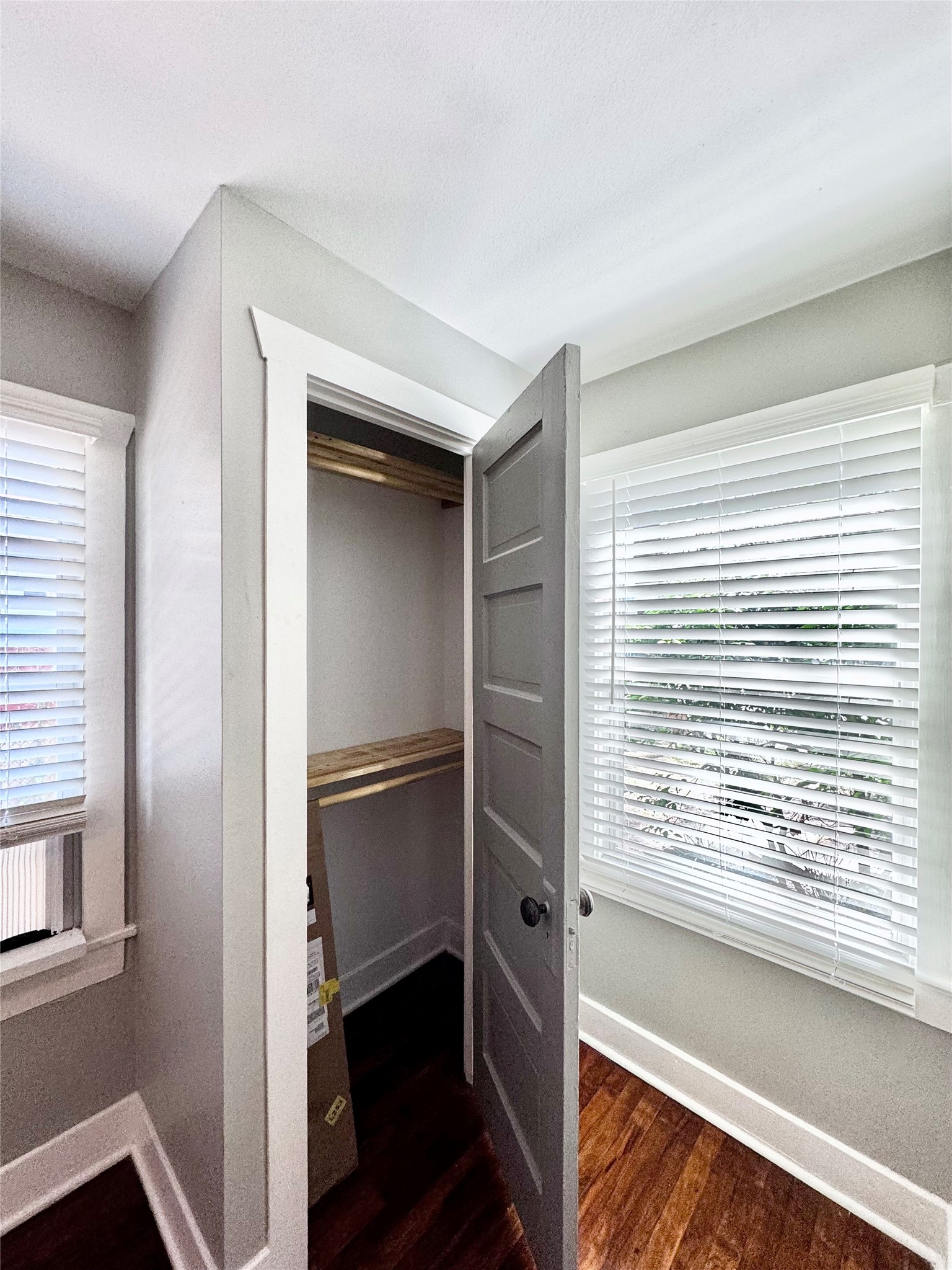 1018 Dunbar Street Houston, TX 77009 - Photo 22 of 30 Closet #1!