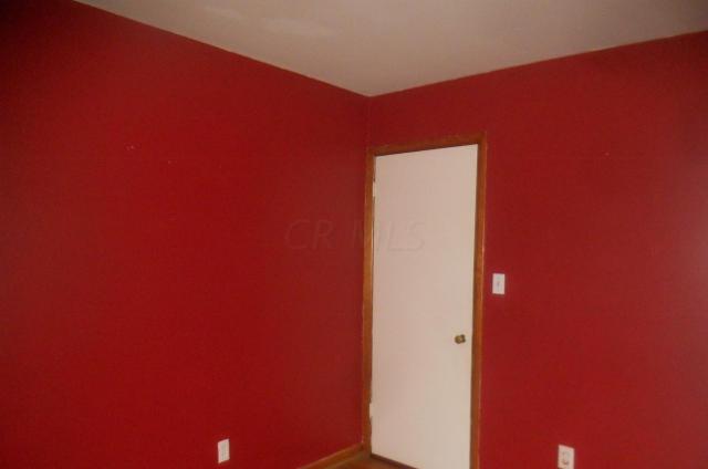 1107 East Dunedin Road Columbus, OH 43224 - Photo 3 of 11