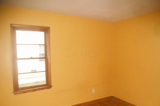 1107 East Dunedin Road Columbus, OH 43224 - Photo 4 of 11