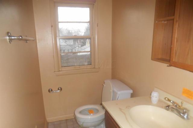 1107 East Dunedin Road Columbus, OH 43224 - Photo 10 of 11