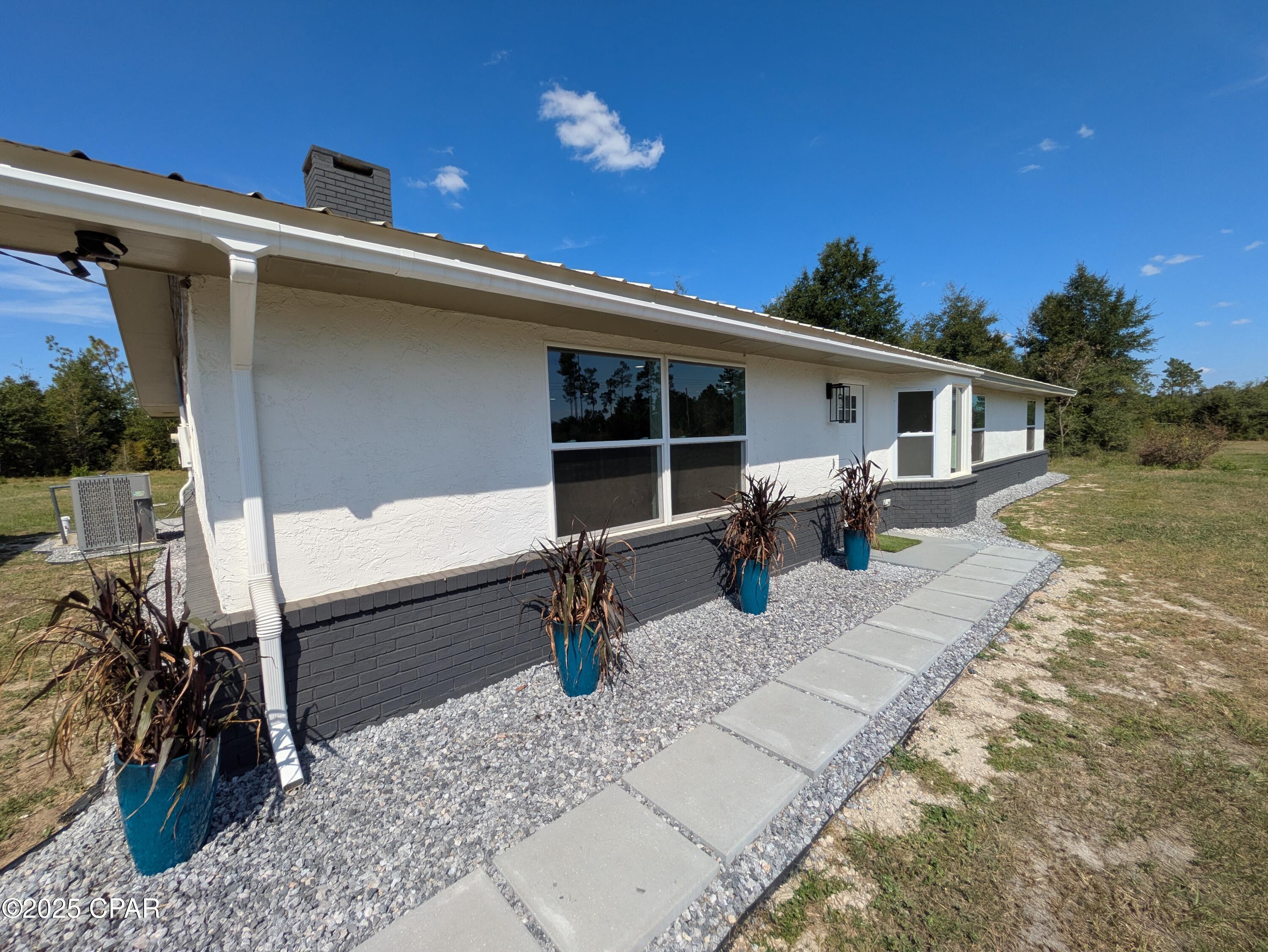4308 Singer Road Youngstown, FL 32466 - Photo 2 of 44 Gallery Image 2