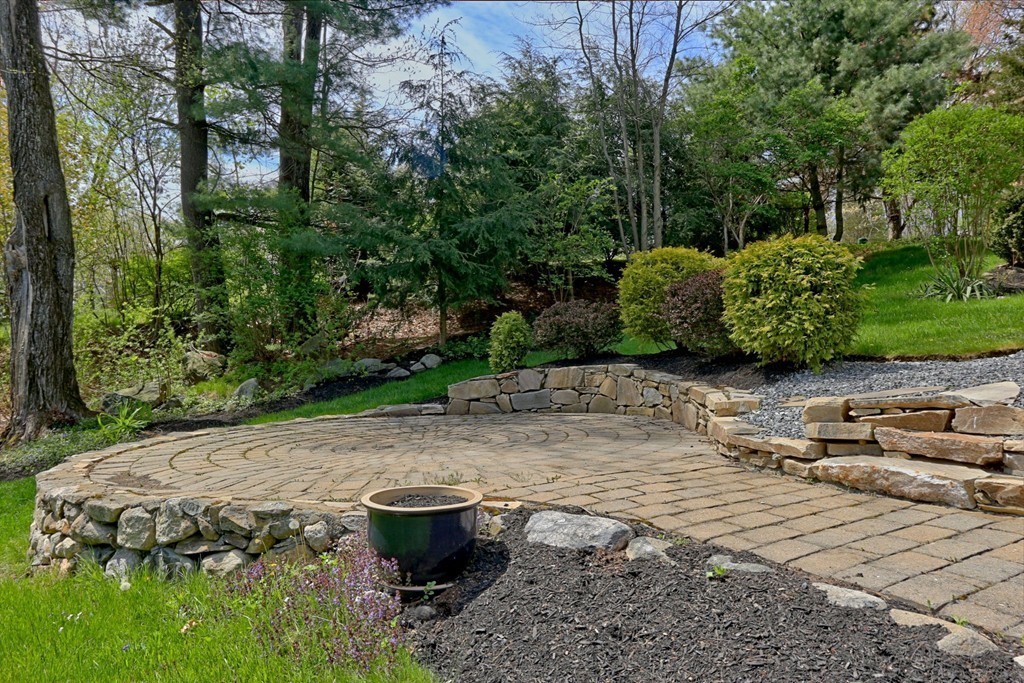 16 Bantry Road Southborough, MA 01772 - Photo 24 of 30 Gallery Image 24
