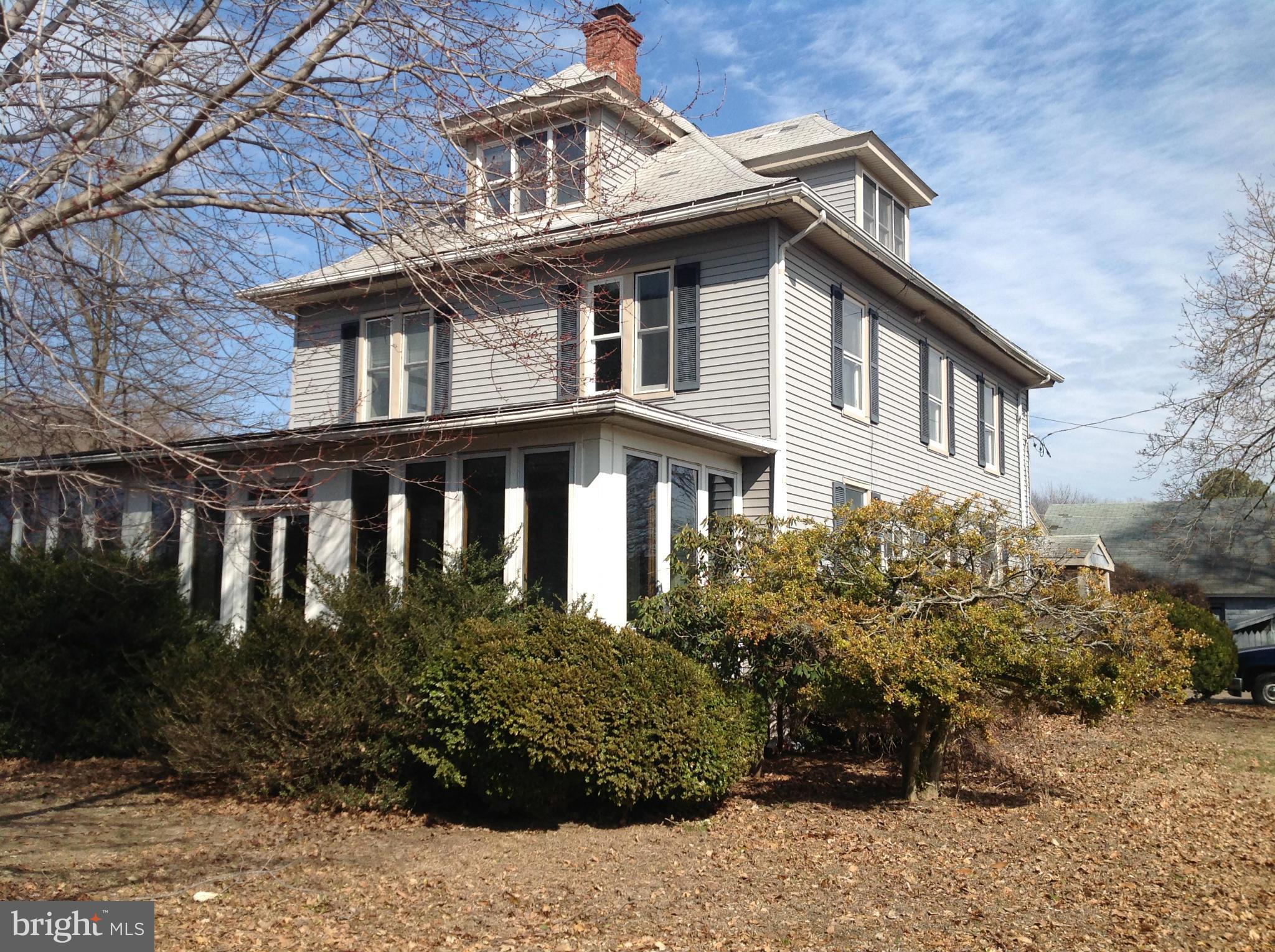 Exterior (Front)