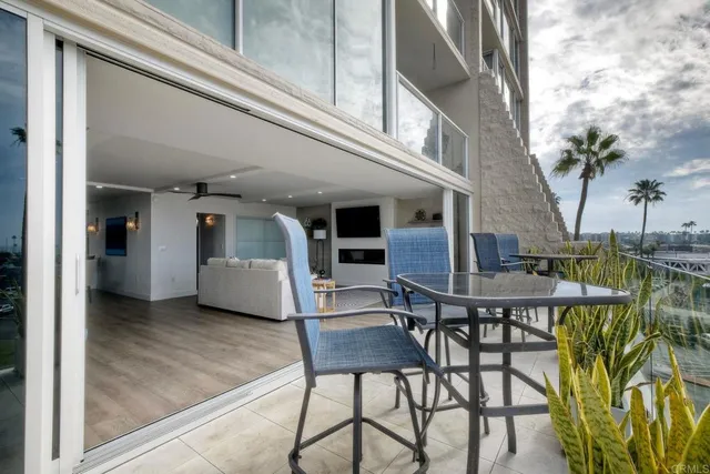 $1,220,000 | 1200 North Harbor Drive, Unit 1B, Oceanside, CA 92054