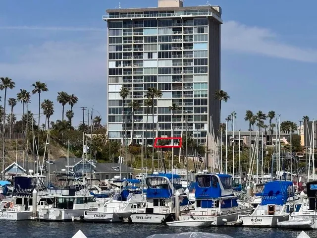 $1,220,000 | 1200 North Harbor Drive, Unit 1B, Oceanside, CA 92054