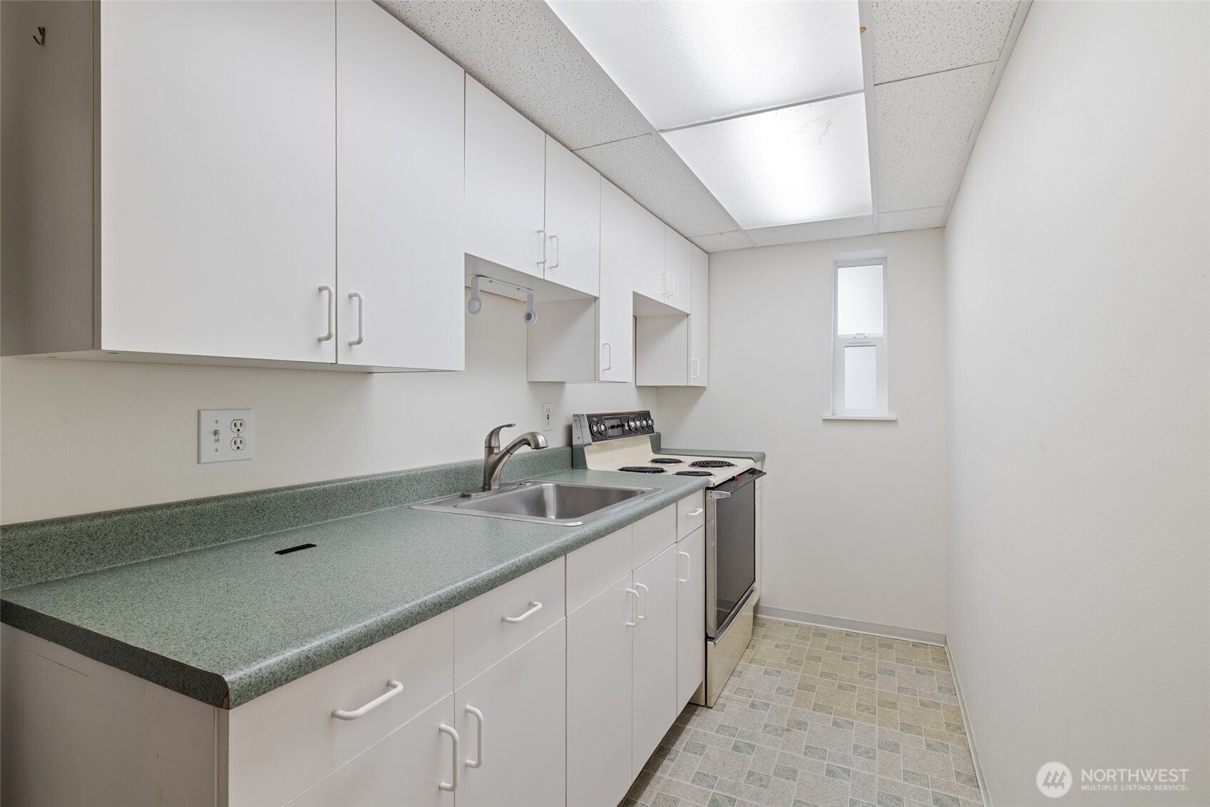 9526 234th Street Southwest Edmonds, WA 98020 - Photo 15 of 22