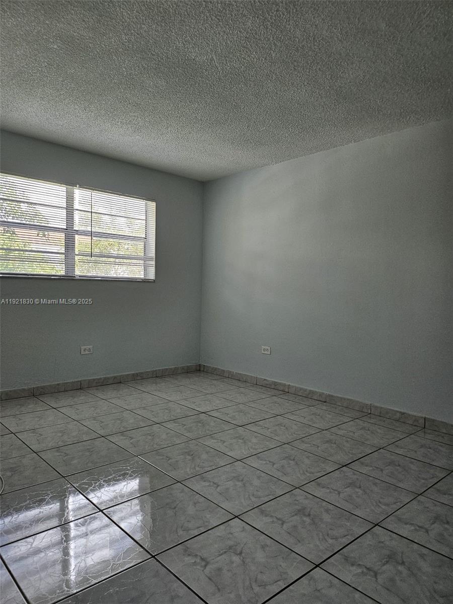 8101 Southwest 73rd Avenue, Unit 31 Miami, FL 33143 - Photo 3 of 18