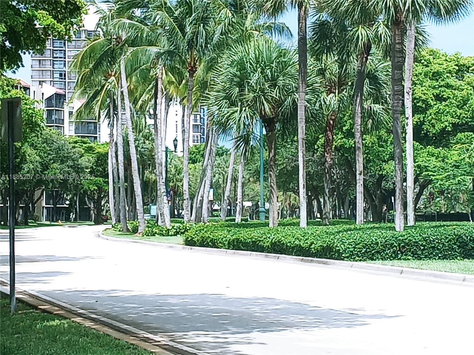 20400 West Country Club Drive, Unit 303 Aventura, FL 33180 - Photo 2 of 3 a view of backyard space