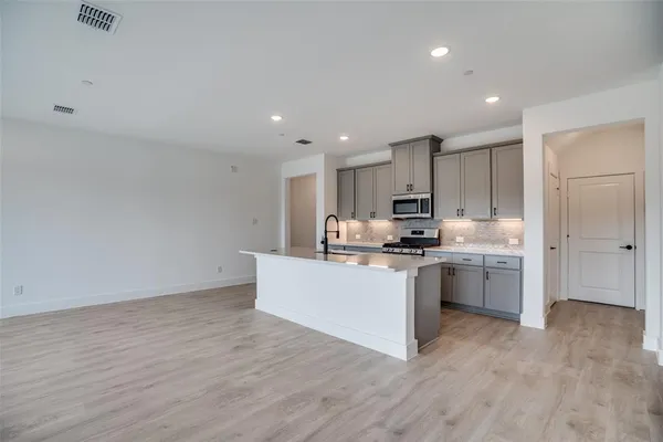 $3,000 | 8925 Enclave Way, Northlake, TX 76262