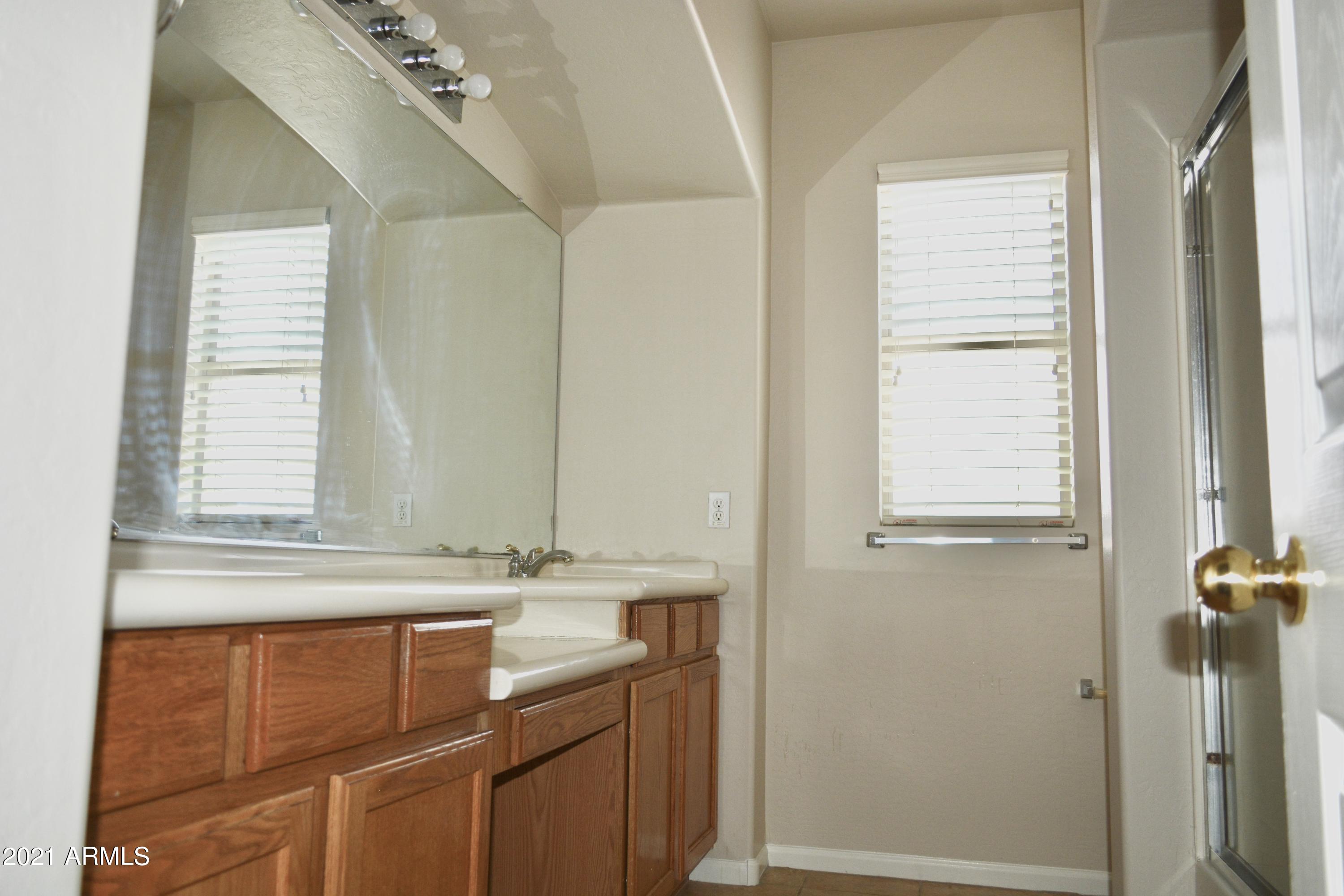 2131 West Red Range Way Phoenix, AZ 85085 - Photo 22 of 25 Bathroom upstairs