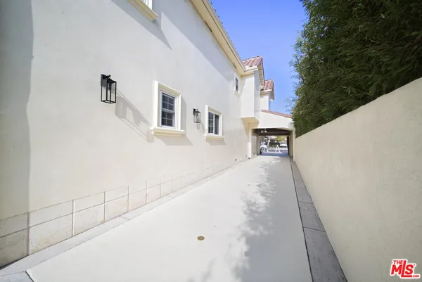 $16,000 | 6138 Maryland Drive, Los Angeles, CA 90048