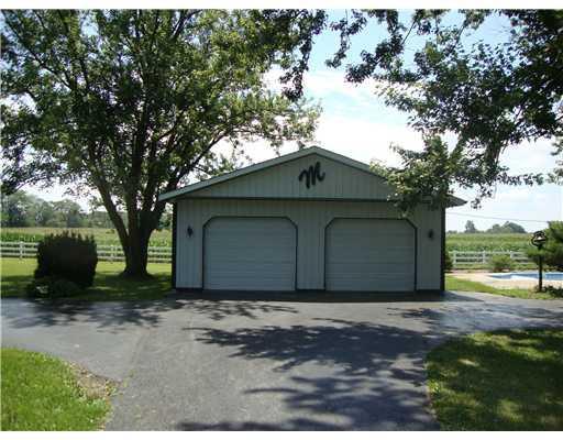 944 East Loy Road Piqua, OH 45356 - Photo 2 of 9