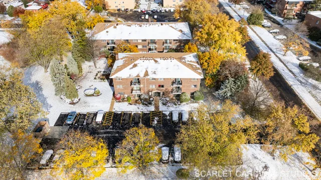 $185,000 | 1240 South Lorraine Road, Unit 2B, Wheaton, IL 60189