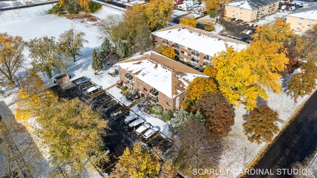 $185,000 | 1240 South Lorraine Road, Unit 2B, Wheaton, IL 60189