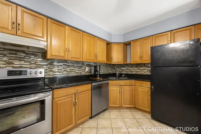 $185,000 | 1240 South Lorraine Road, Unit 2B, Wheaton, IL 60189