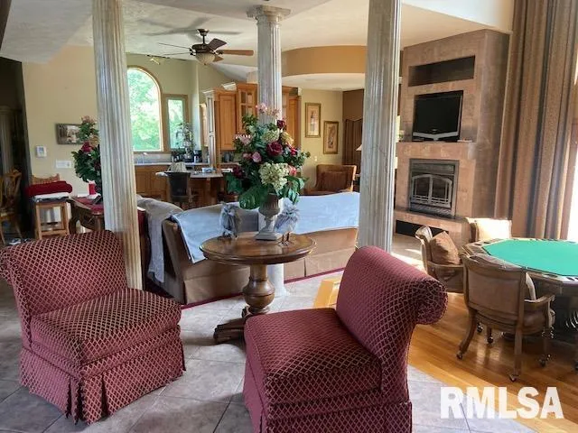 $650,000 | 12863 Bowling Alley Road, Benton, IL 62812