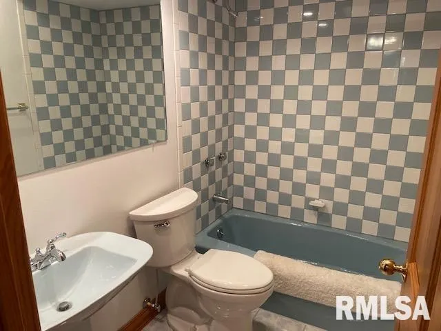 $650,000 | 12863 Bowling Alley Road, Benton, IL 62812