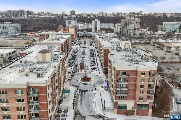 $634,998 | 344 The Promenade, Unit 344, Edgewater, NJ 07020