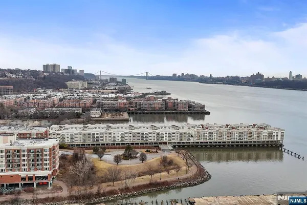 $634,998 | 344 The Promenade, Unit 344, Edgewater, NJ 07020