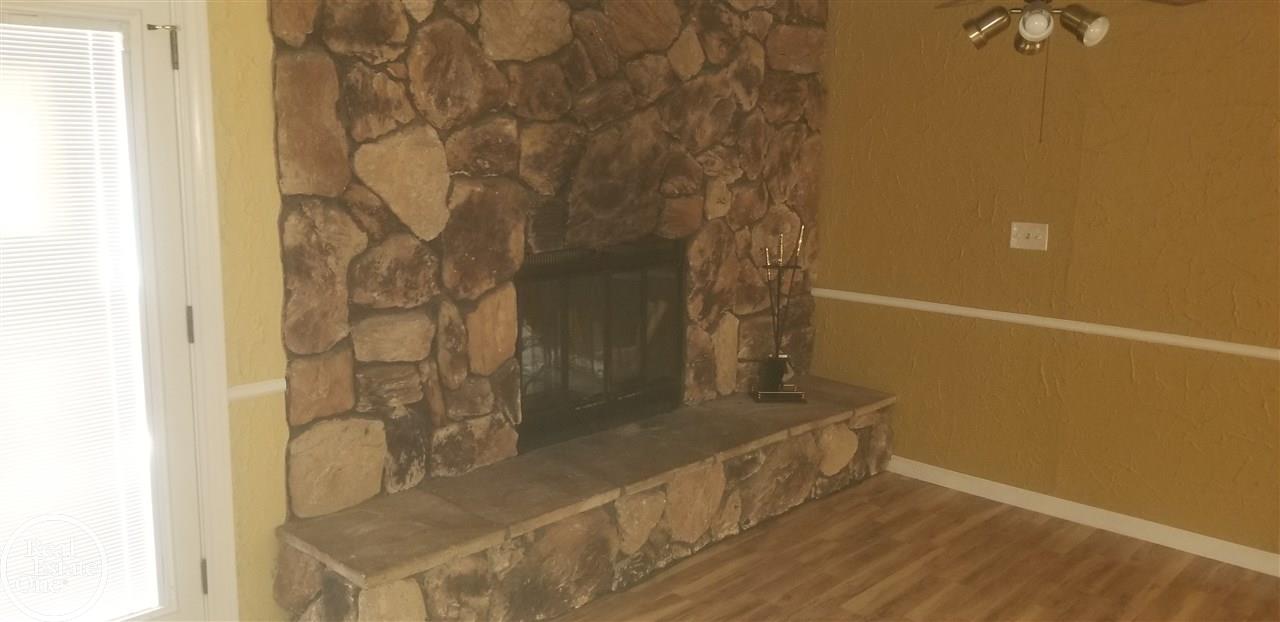 7887 Elizabeth Lake Road Waterford, MI 48327 - Photo 13 of 25