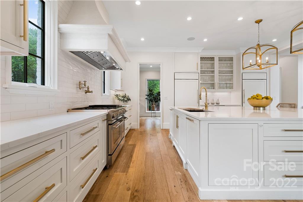 3100 Cambridge Road Charlotte, NC 28209 - Photo 3 of 44 Gallery Image 3