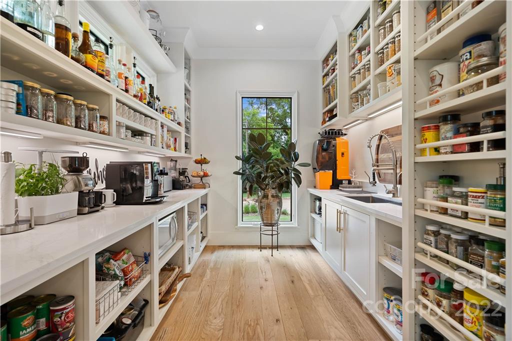 3100 Cambridge Road Charlotte, NC 28209 - Photo 5 of 44 Gallery Image 5