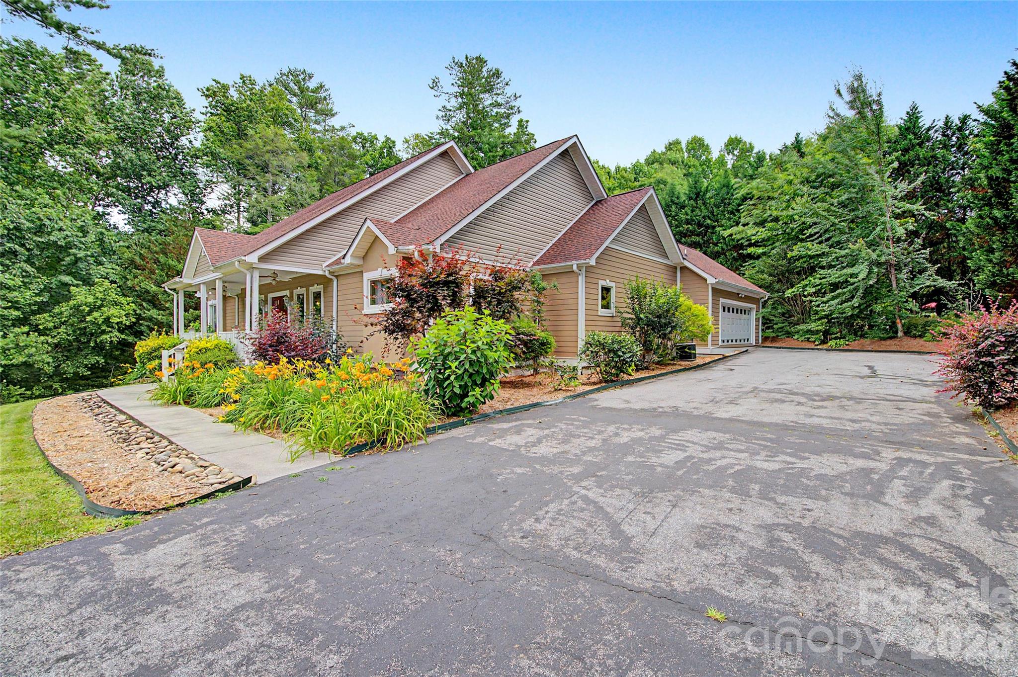 312 Benjamin Way Hendersonville, NC 28792 - Photo 3 of 47