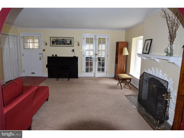 226 Rockglen Road Wynnewood, PA 19096 - Photo 5 of 17 Living Room
