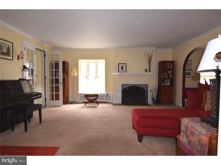 226 Rockglen Road Wynnewood, PA 19096 - Photo 6 of 17 Living Room