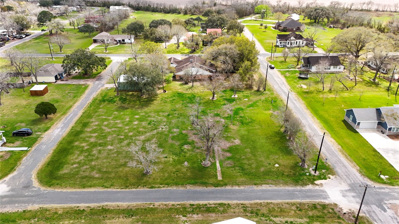 0 4th Street Louise, TX 77455 - Photo 4 of 12 a view of yard