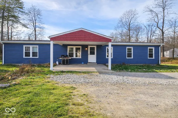 $425,000 | 3375 West County Road 850 South, Commiskey, IN 47227