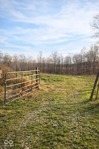 $460,000 | 3375 West County Road 850 South, Commiskey, IN 47227