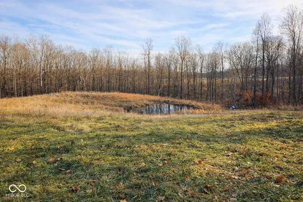 $425,000 | 3375 West County Road 850 South, Commiskey, IN 47227