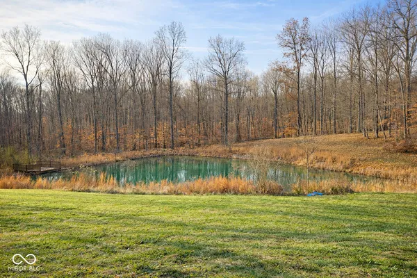 $425,000 | 3375 West County Road 850 South, Commiskey, IN 47227