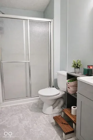 $460,000 | 3375 West County Road 850 South, Commiskey, IN 47227