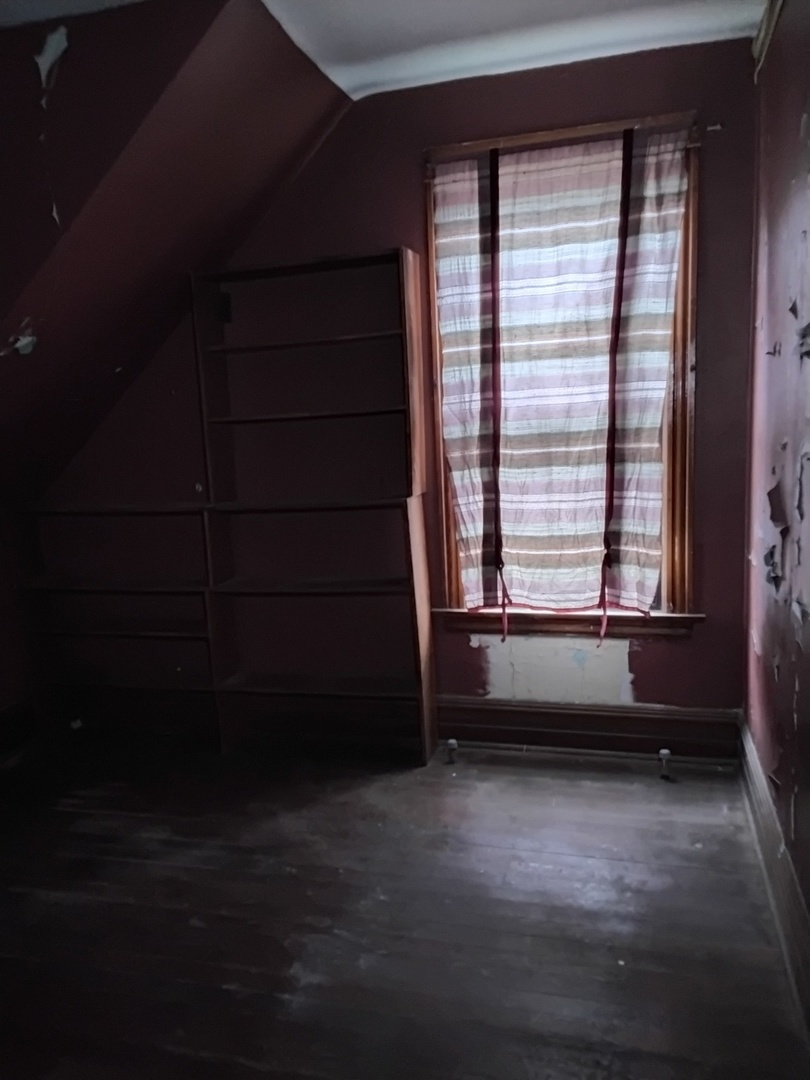 3704 214th Place Matteson, IL 60443 - Photo 20 of 29 a room with window and a floor to ceiling window