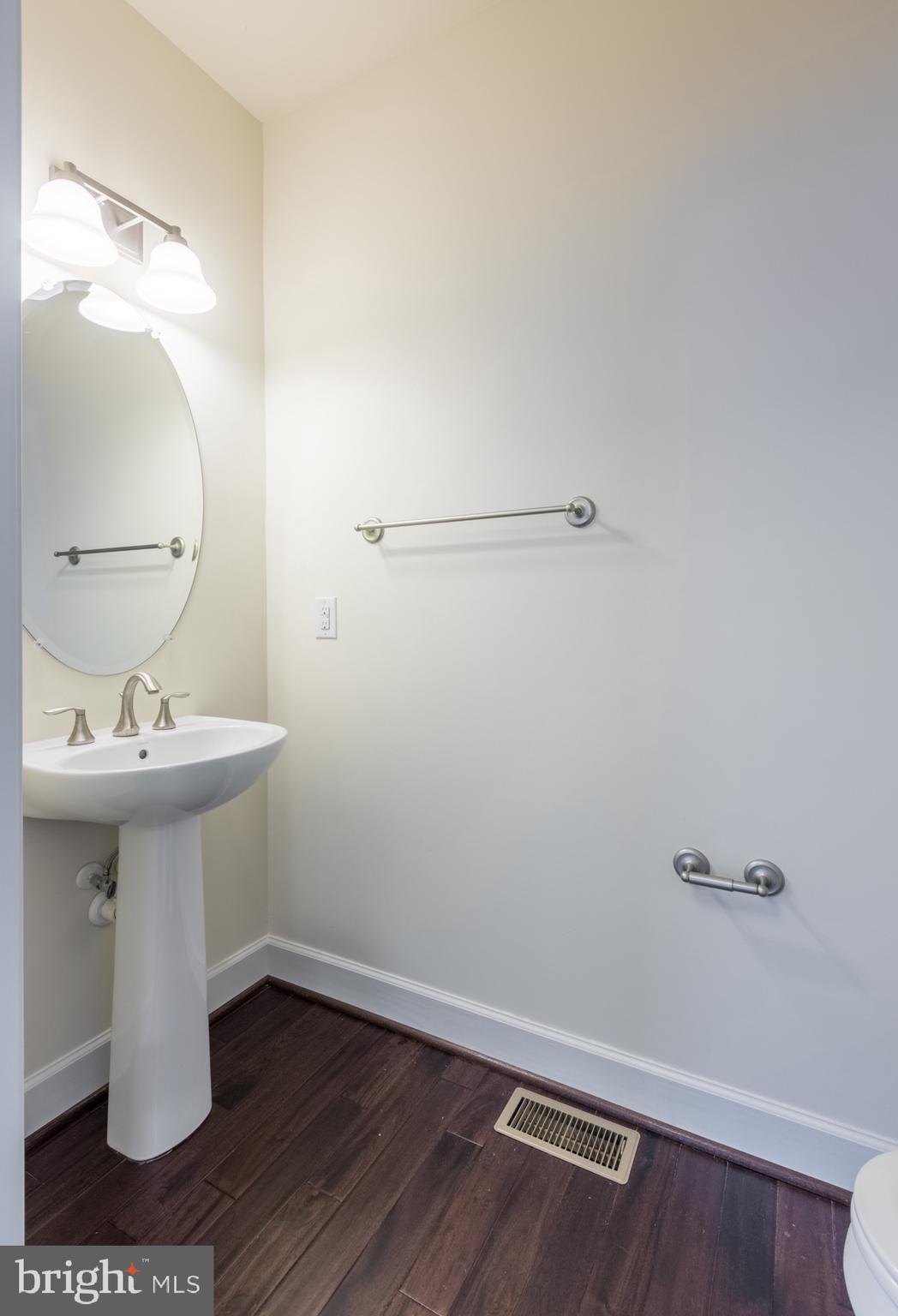 7205 Wesley Road Springfield, VA 22150 - Photo 14 of 42
