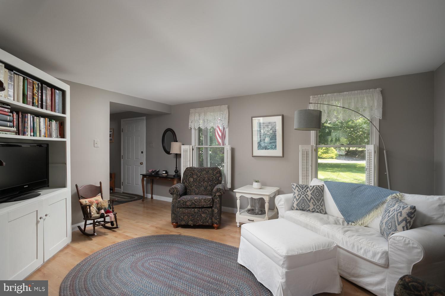 317 Georgetown Road Columbus, NJ 08022 - Photo 3 of 19