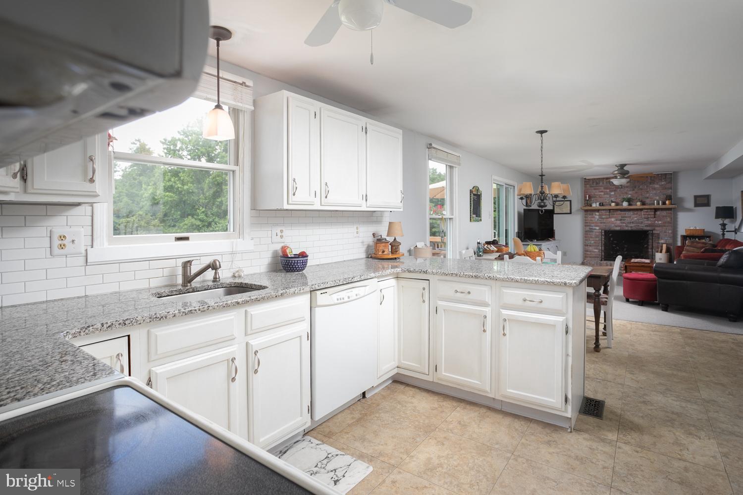 317 Georgetown Road Columbus, NJ 08022 - Photo 5 of 19