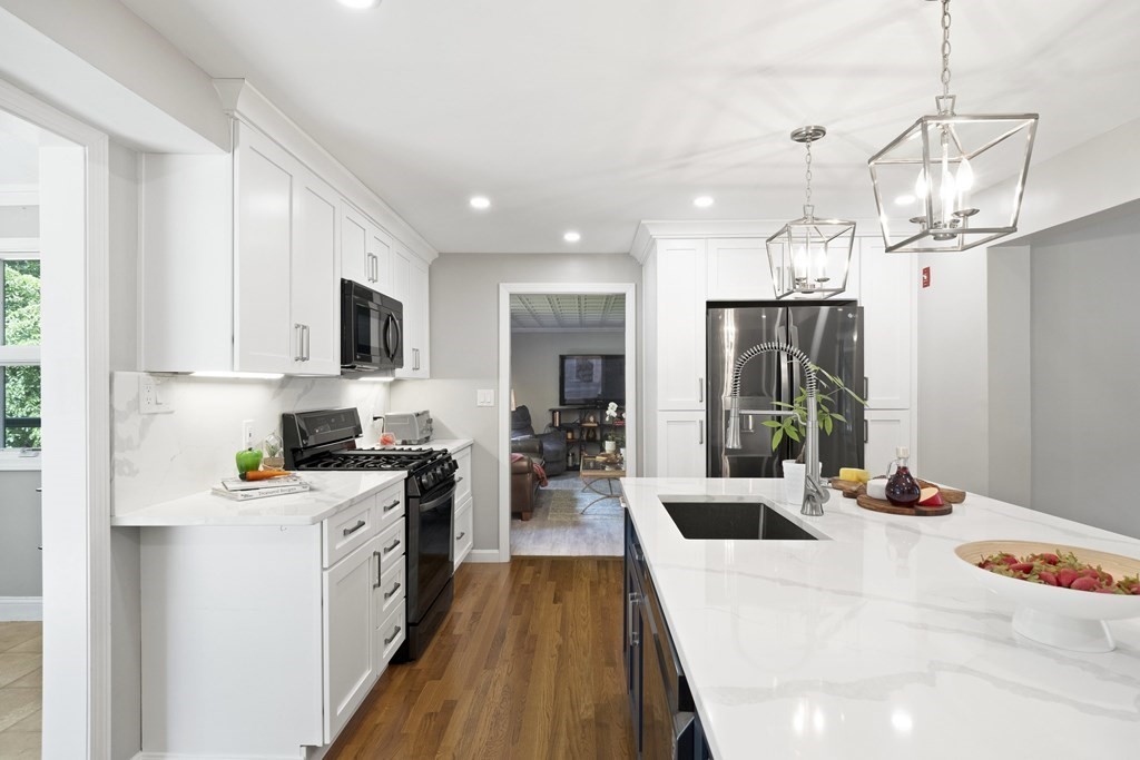 12 Overbrook Road Middleton, MA 01949 - Photo 8 of 42 Gallery Image 8